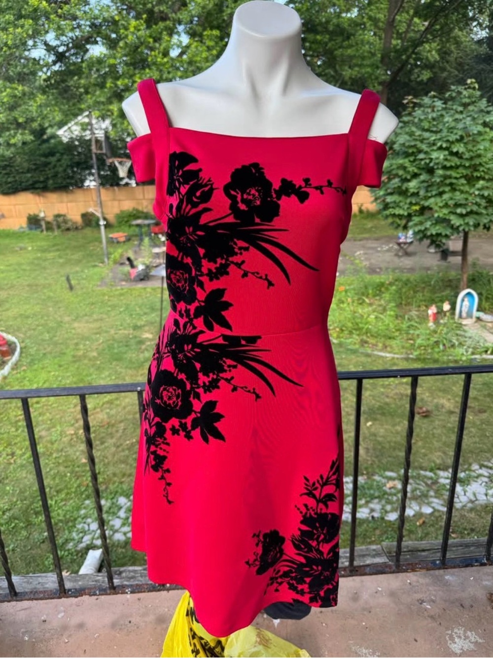 NY&Co Women’s Dress – Size 4 – New, Never Worn